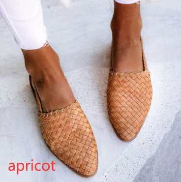 European and American style casual sandals with buckle fastening and pointed toe in multiple colour options