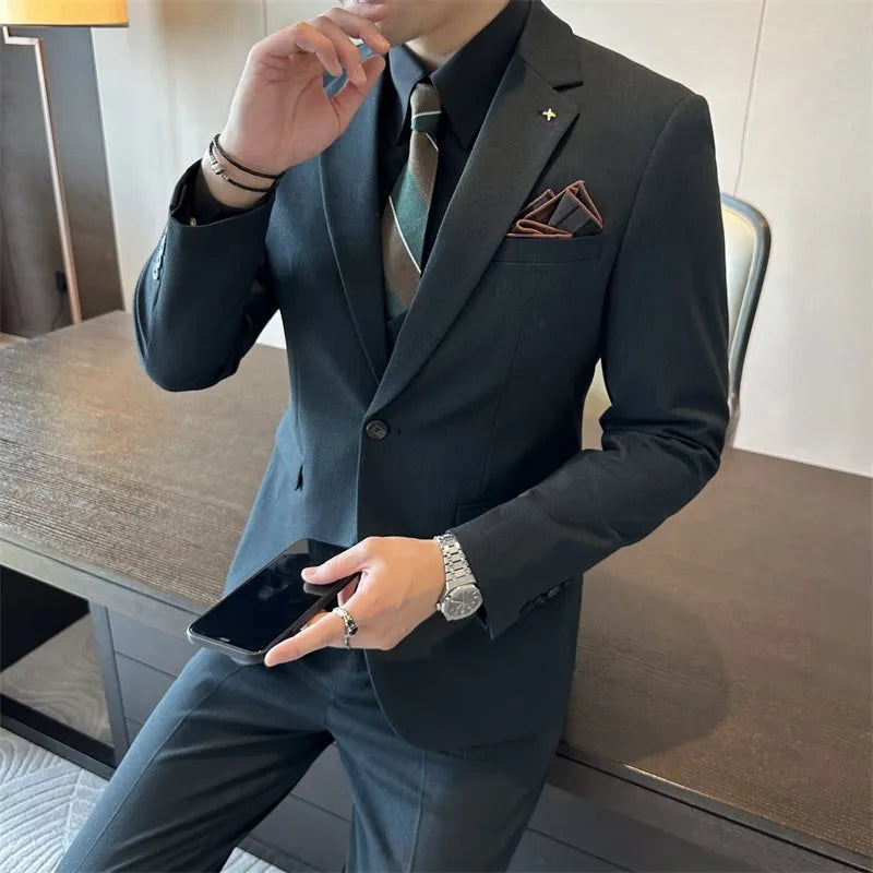 Men's slim fit formal blazer jacket in chemical fibre blend fabric available in multiple sizes