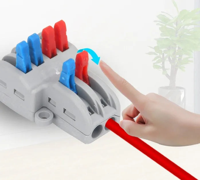 Quick wire connector with fire insulation shell and brass guide for electrical installations