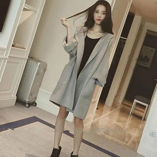 Plus size women's loose thin cotton coat with long sleeves and lace trim.