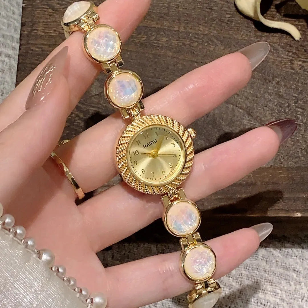 Women's quartz watch with 25mm round dial and zinc alloy case in multiple colour options