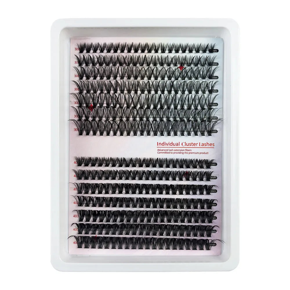 Mixed false eyelashes box with storage case measuring 13.7cm x 13.5cm containing five specifications