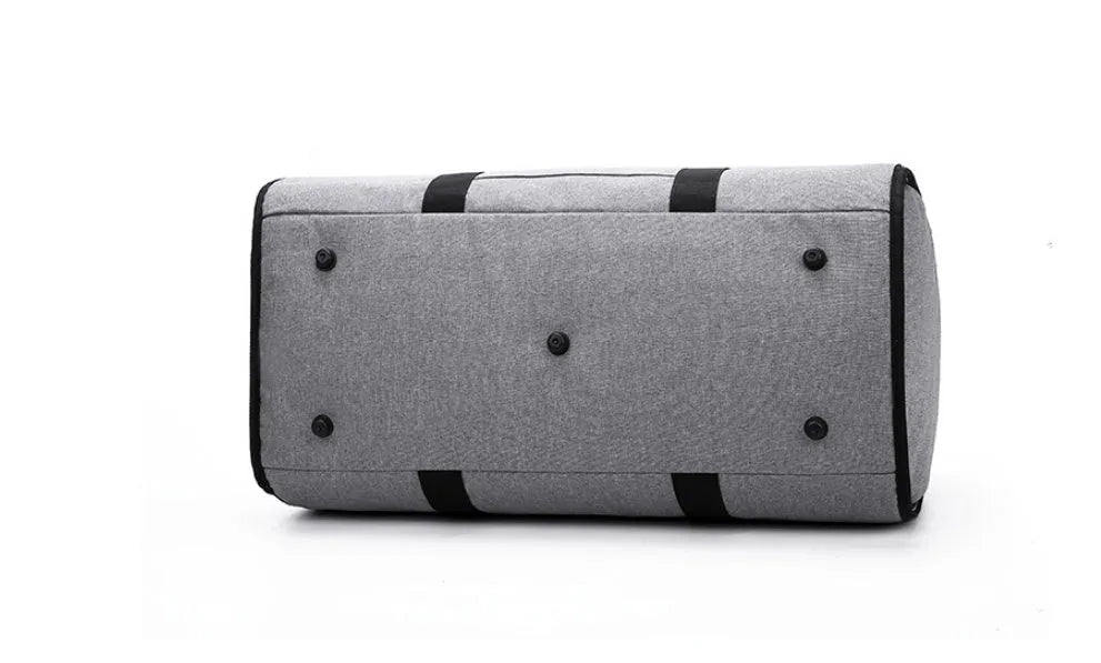 Medium-sized cylinder travel bag in red, light grey, blue, or black colour with zipper opening