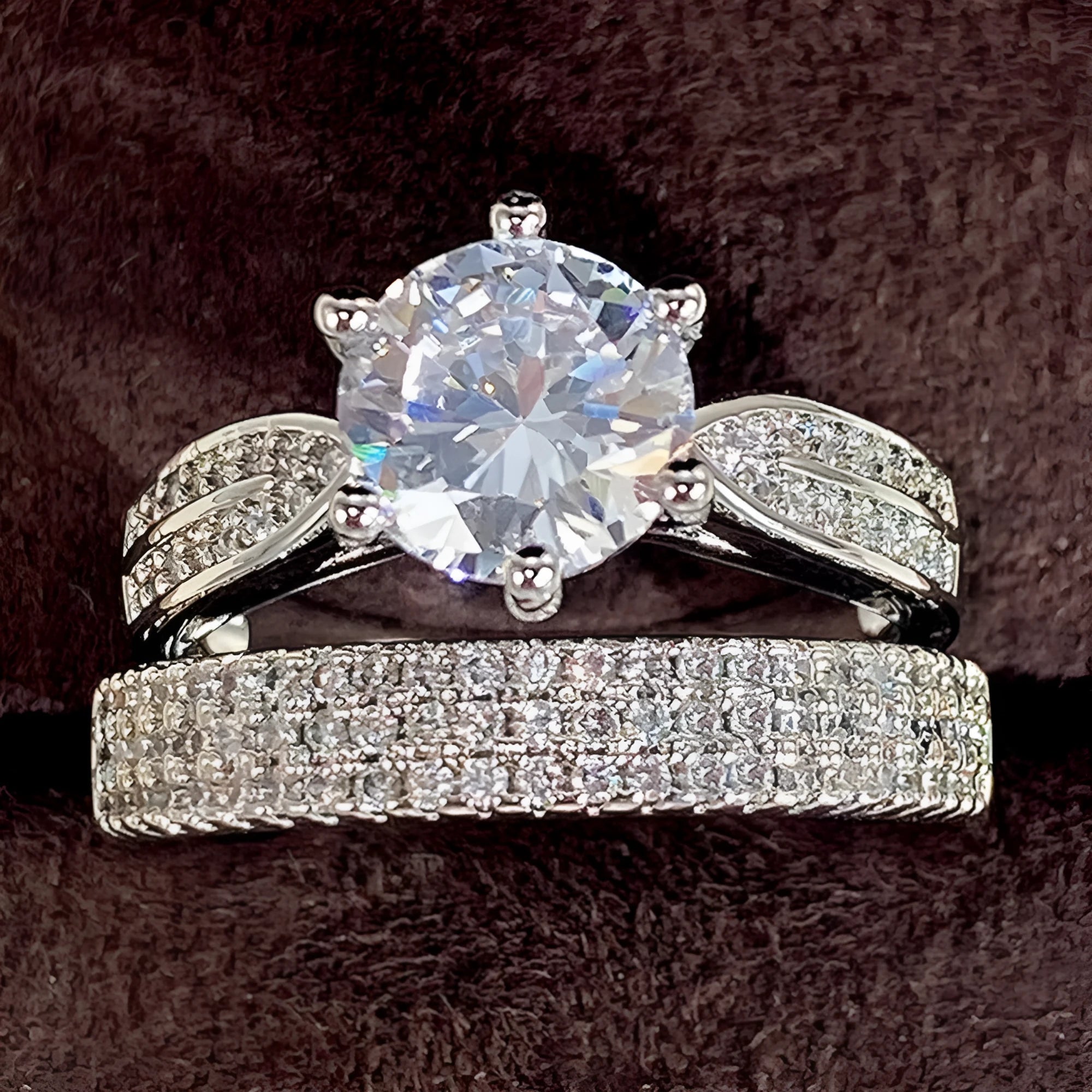 White gold colour geometric wedding combined ring bracelet with round details on a hand.