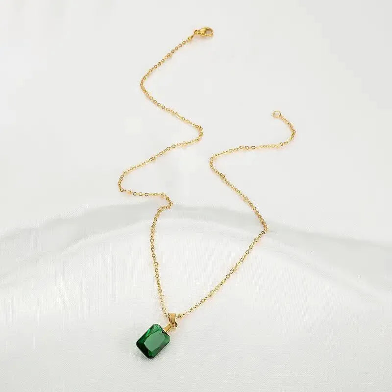Copper geometric rectangular pendant necklace with O-ring chain in XL1006 green colour