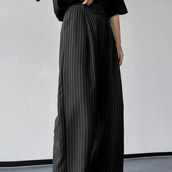 Black men's trousers with vertical stripes and front pleats in rabbit hair bamboo fibre fabric
