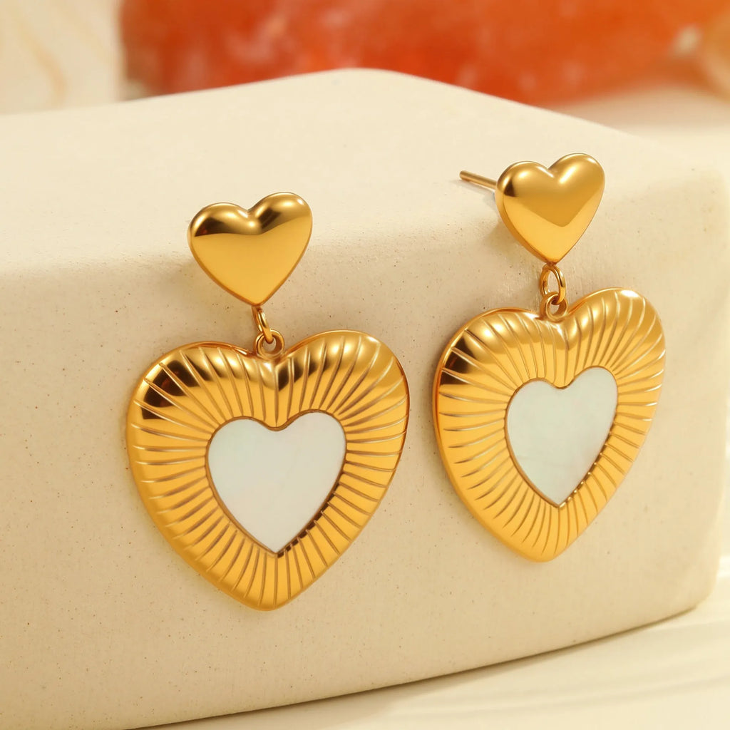 Gold heart-shaped fritillary earrings for women with stainless steel construction and 18K gold electroplating