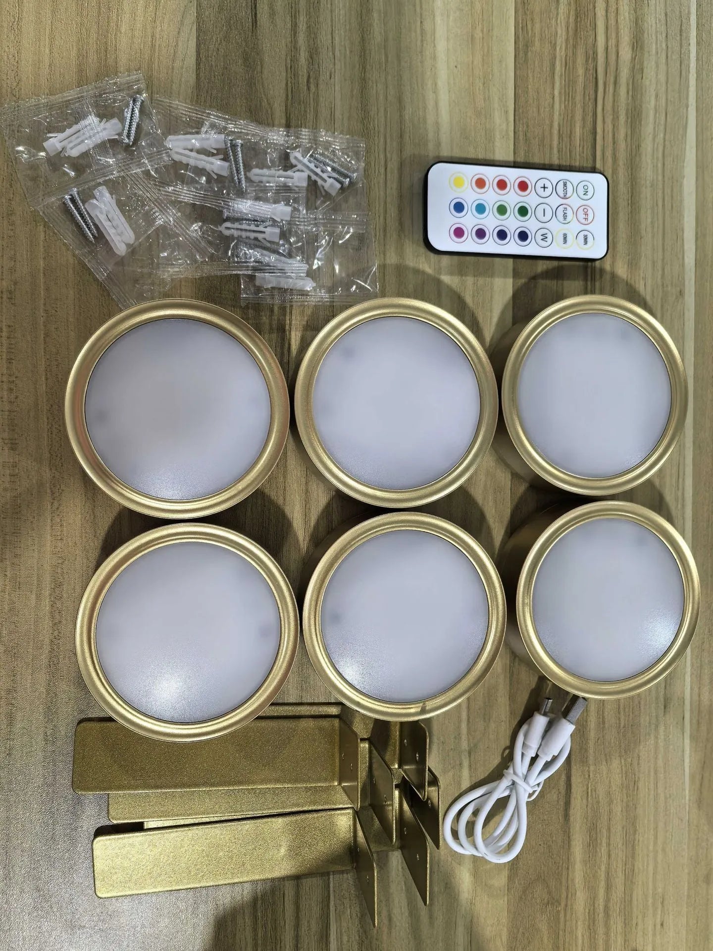 Wireless LED painting lamp with magnetic charging and remote control in black, white or gold finish