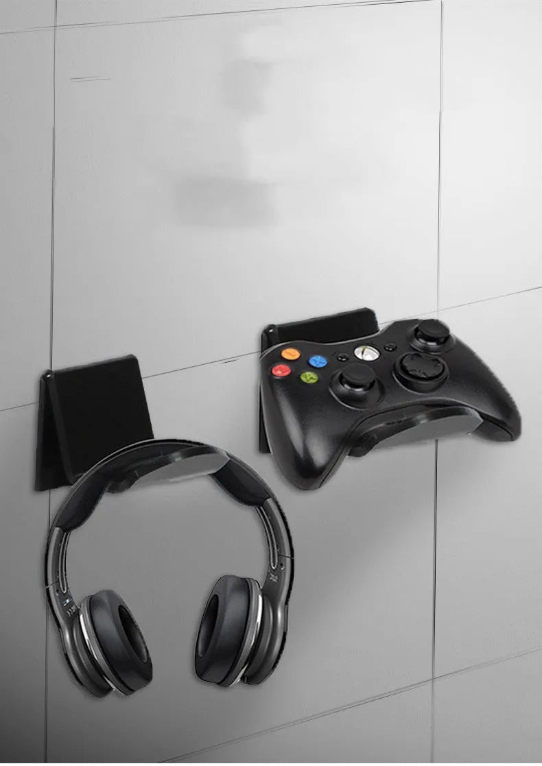 Universal game controller mounting bracket for smartphones in black, white and transparent colours