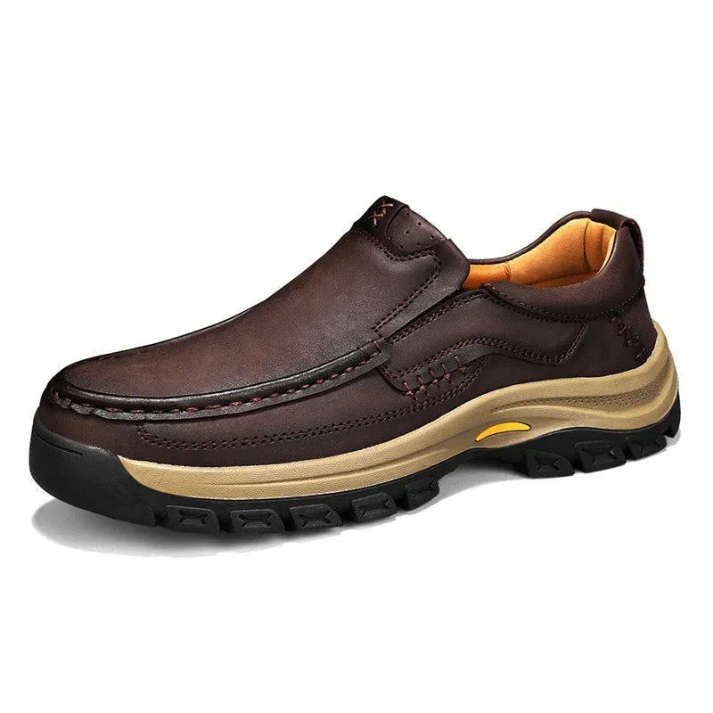 Men's black mountaineering shoes with thick rubber soles and round toe design