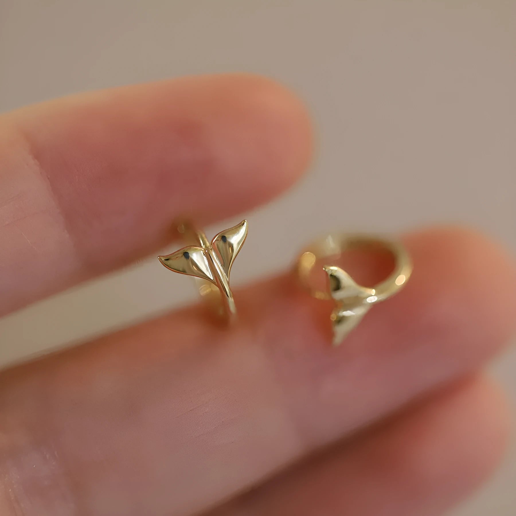 S925 sterling silver gold colour fishtail ear rings with 8mm inner diameter