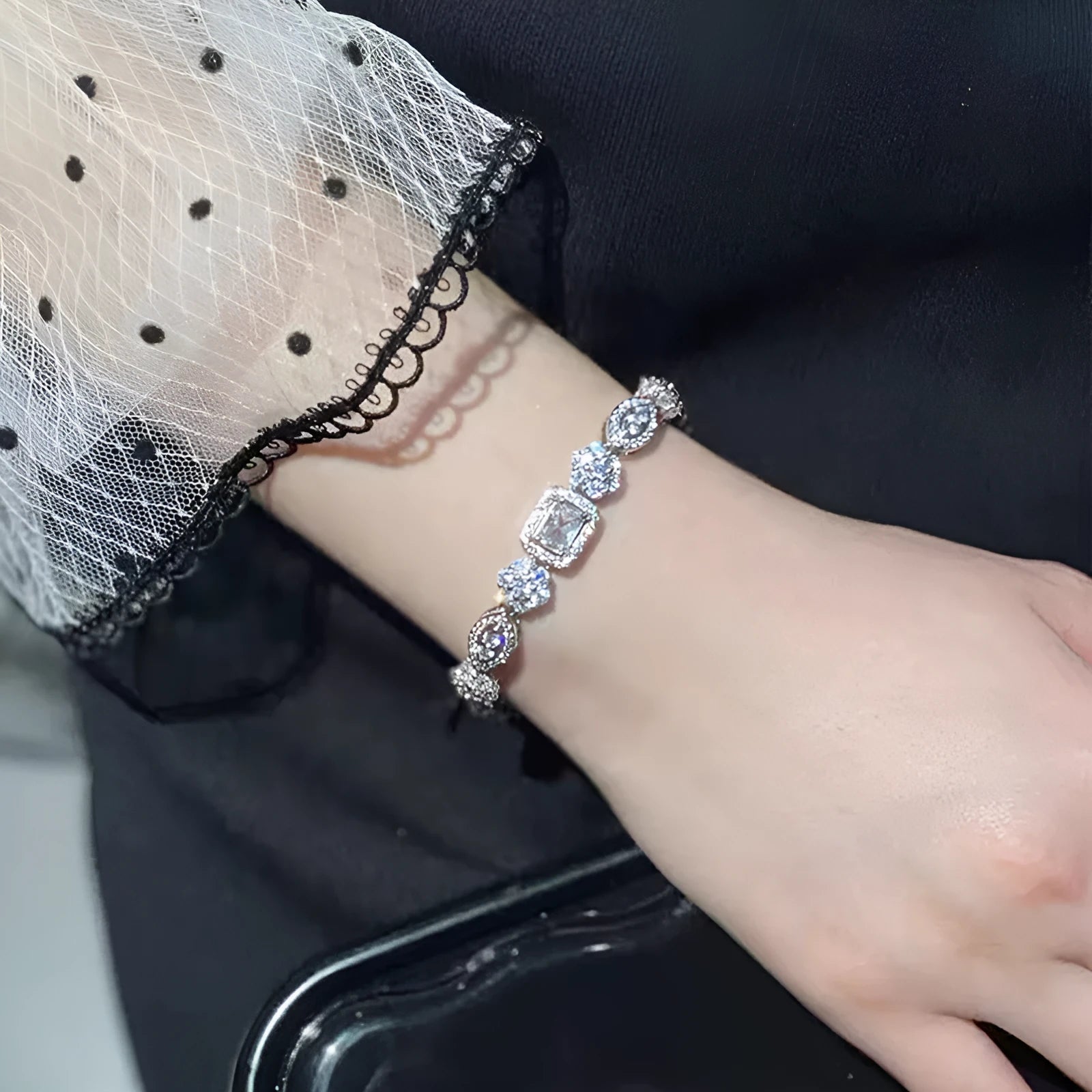 Women's S925 sterling silver-plated geometric bracelet with zircon stones and copper white gold plating