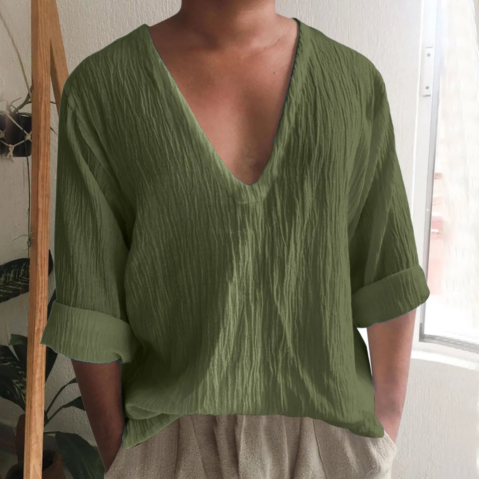 Men's long sleeve V-neck washed cotton t-shirt in solid colour British style pullover design
