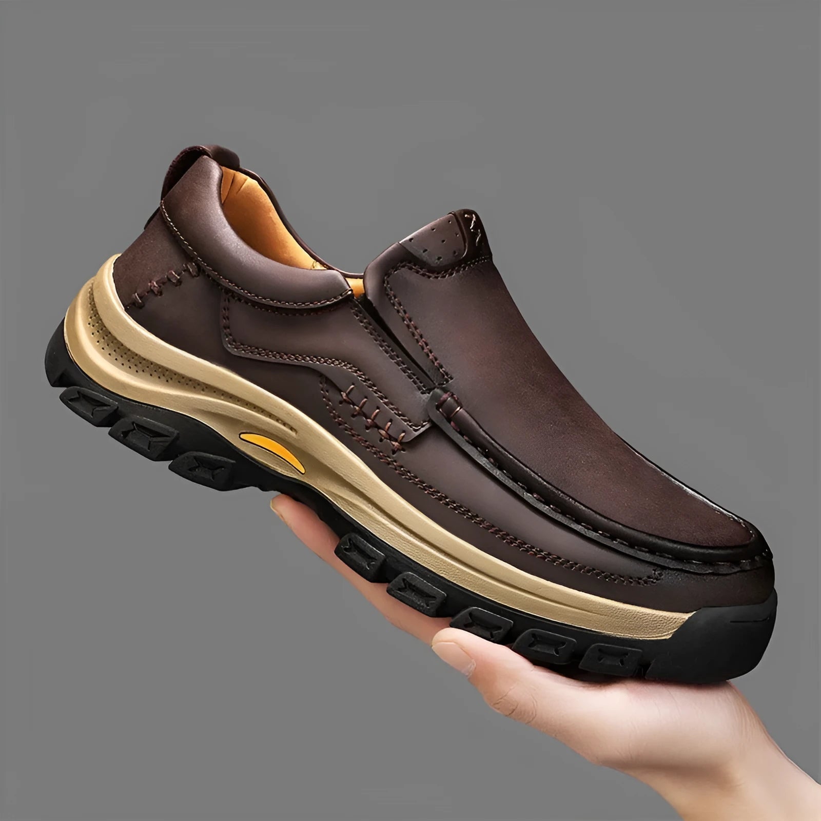Men's black mountaineering shoes with thick rubber soles and round toe design