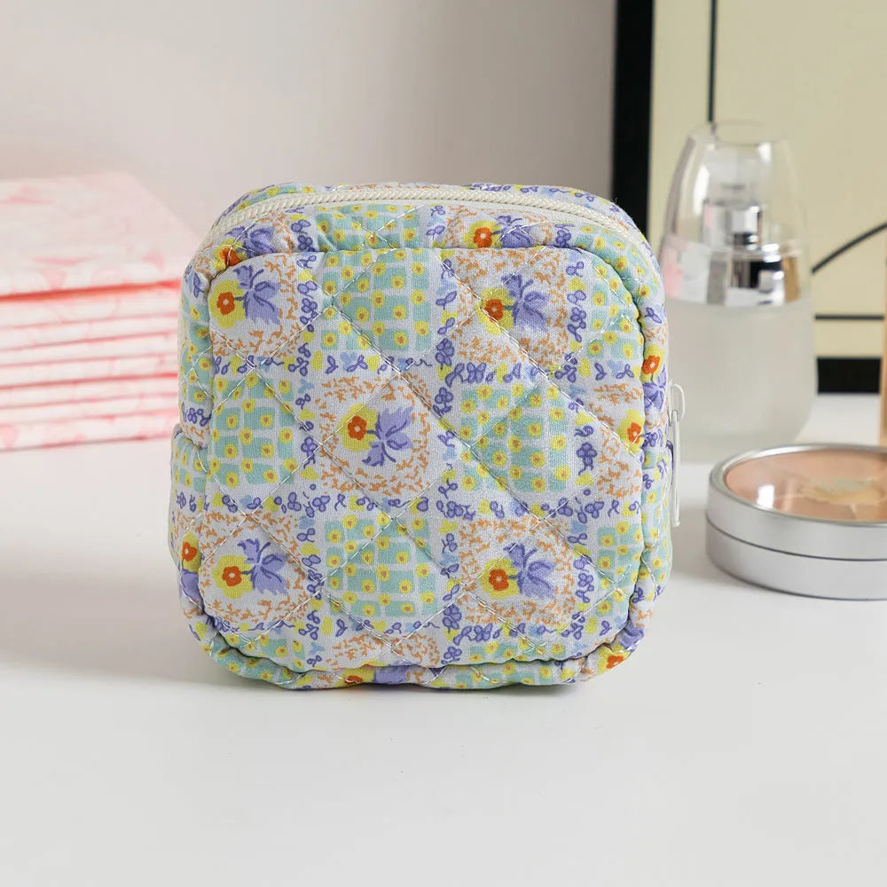 Women's floral polyester key storage bag wallet organiser with sewing thread decorative elements
