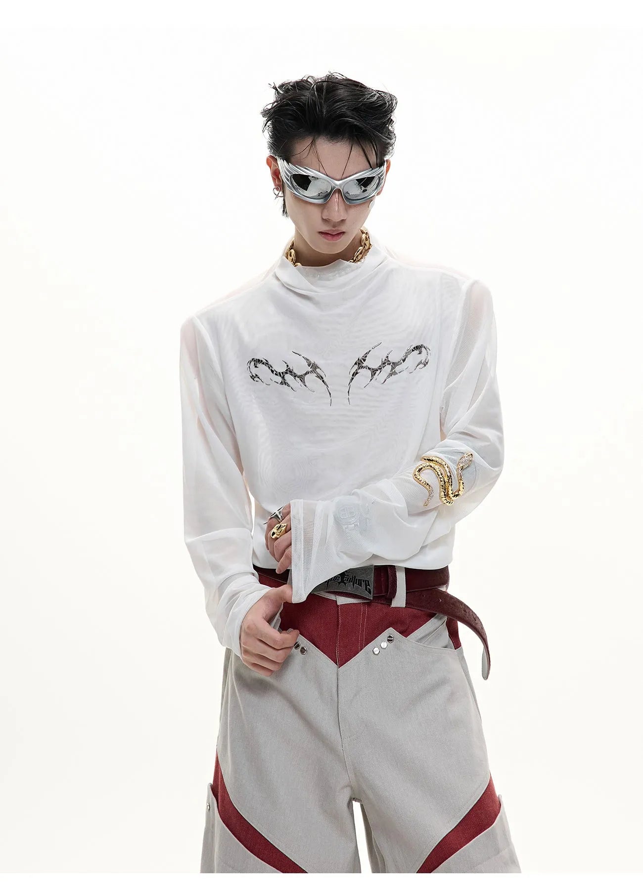 Black niche mesh ice-feeling slim bottoming long sleeve shirt on a mannequin, showing the trendy fit.