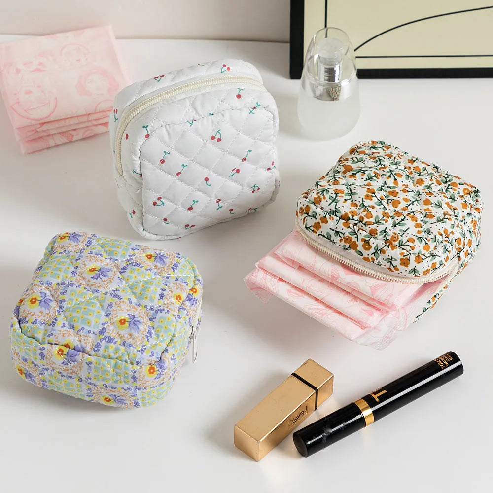 Women's floral polyester key storage bag wallet organiser with sewing thread decorative elements