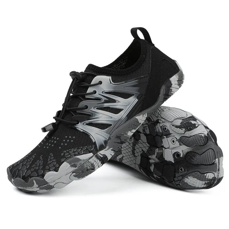 Quick-drying mesh wading shoes with lace-up front and rubber non-slip soles