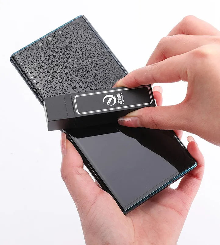 Pack of 40 black disposable screen cleaning wipes for mobile phones.