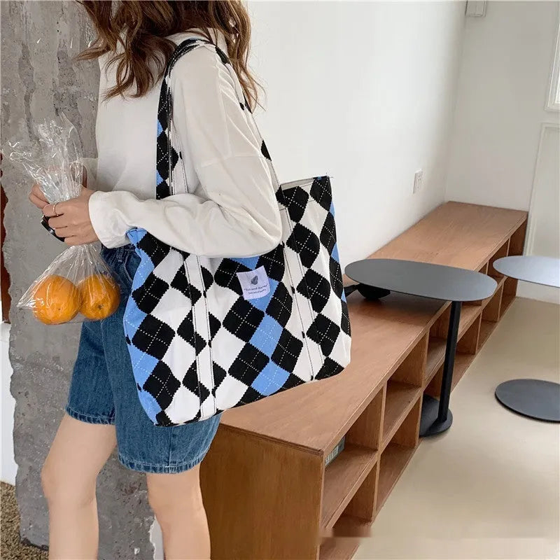 Women's large capacity oxford cloth shoulder bag with three-dimensional outer pocket