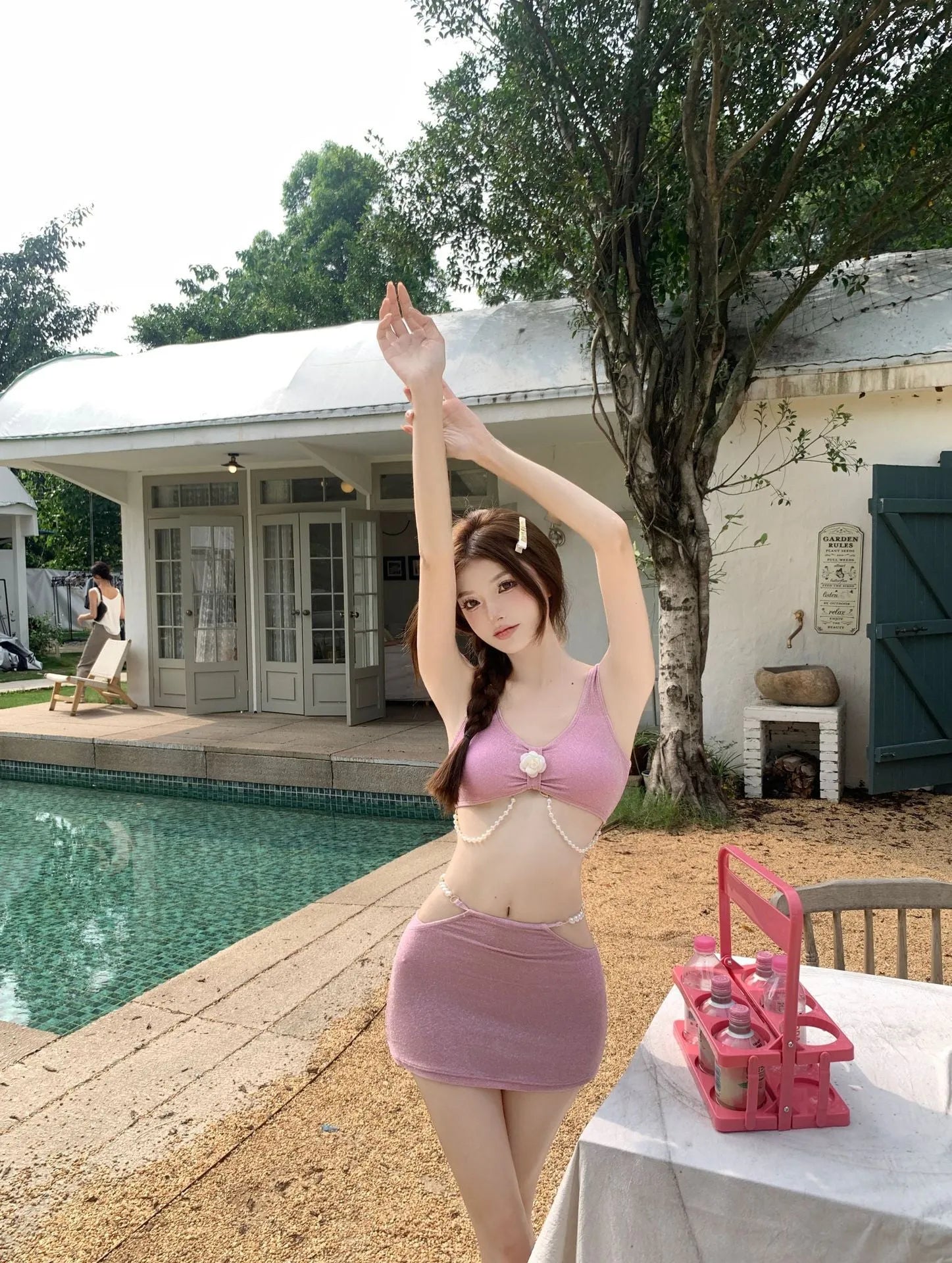 Women's pink or black three-piece polyester bikini swimsuit for swimming and hot springs