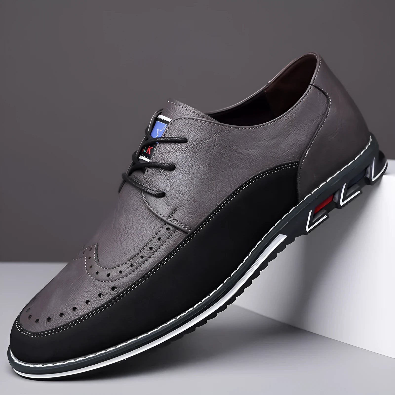 Men's leather casual shoes with rubber sole and low-top design