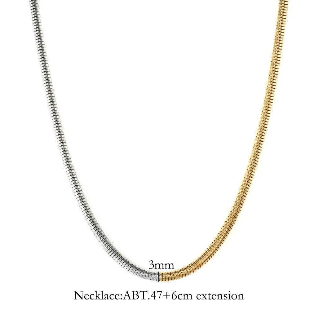 Women's stainless steel snake bones chain necklace with 3mm thickness and cold golden colour geometric design