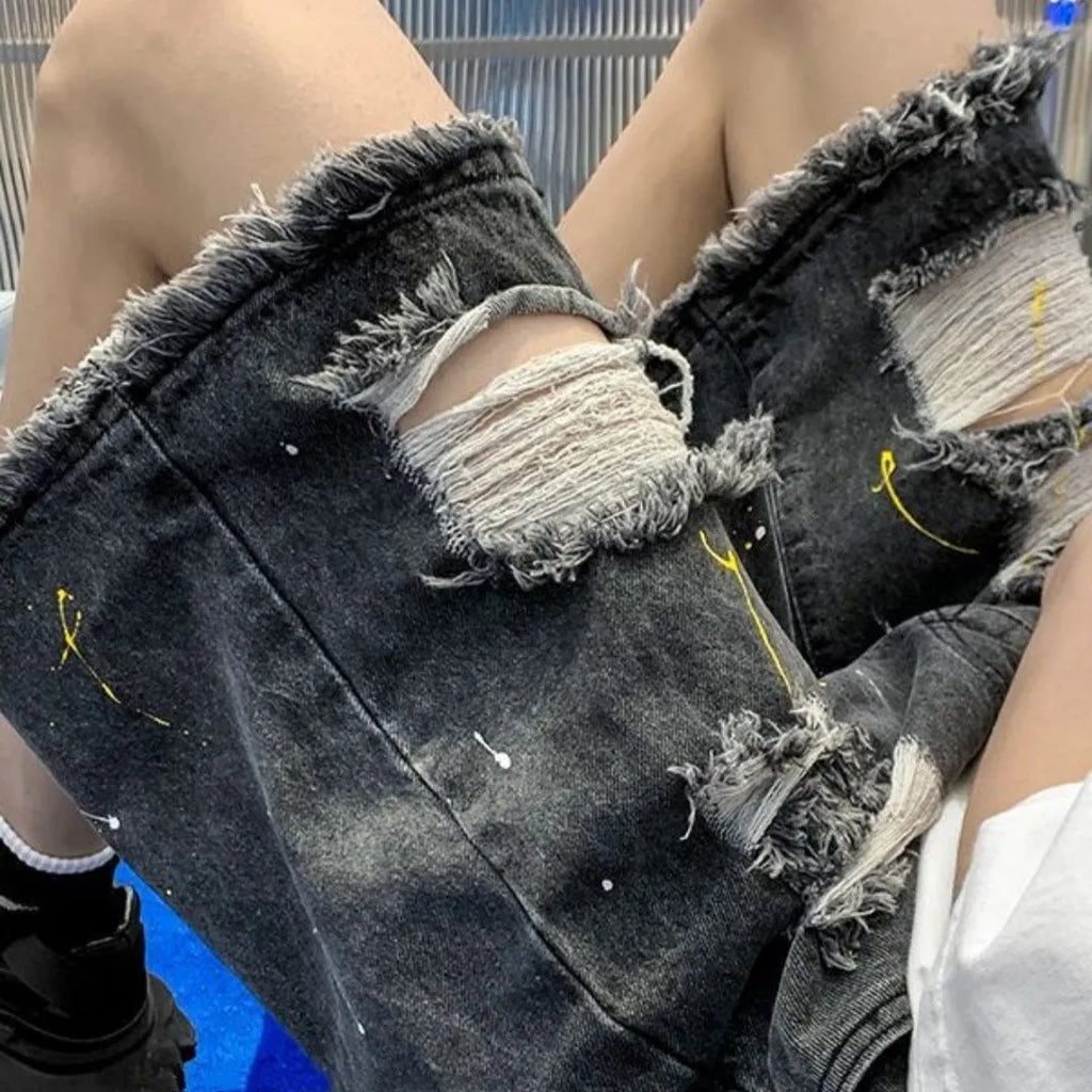 Men's casual water-washed denim shorts with distressed holes in black or light blue