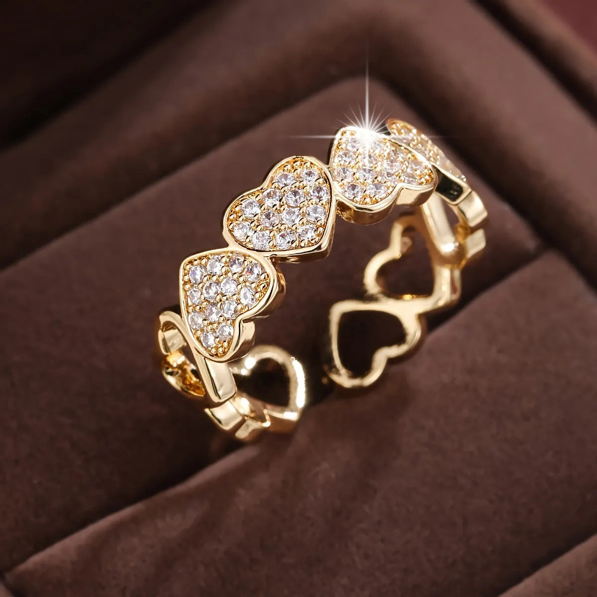 Adjustable opening copper heart ring with diamond treatment in gold colour for small fingers