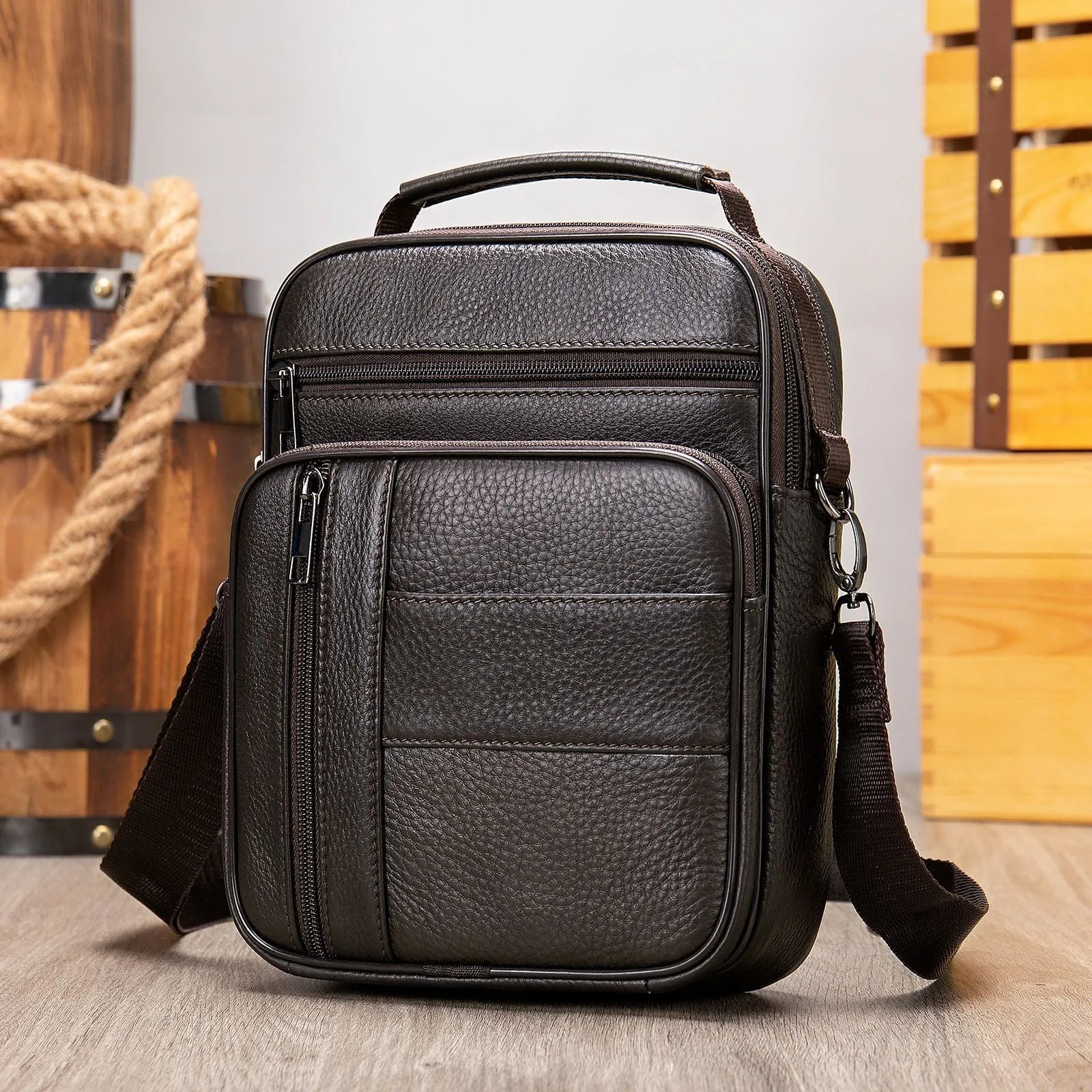 Vertical square genuine cowhide leather shoulder bag for men with zipper closure and internal organisation pockets