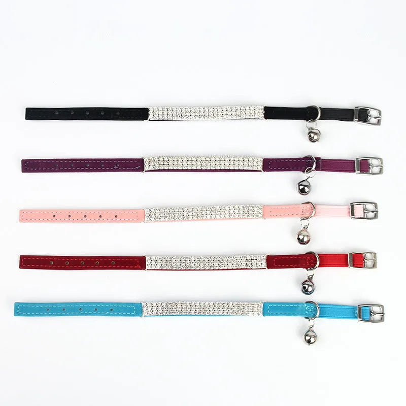 Rhinestone-decorated velvet cat collar adjustable between 20-30cm circumference