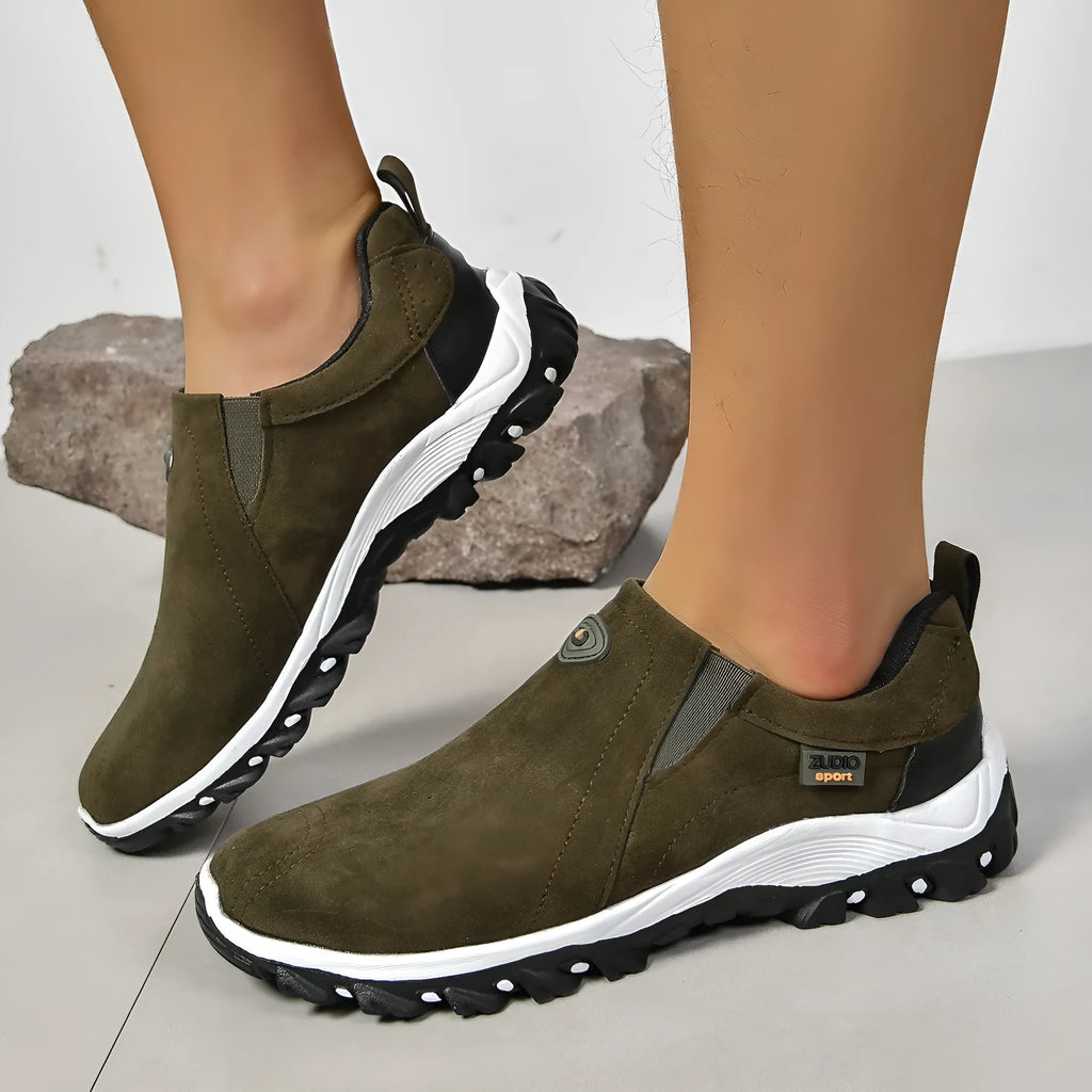 Men's round head thin fashion shoes in multiple colours with rubber sole and shallow mouth opening