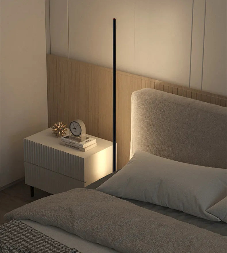 Vertical aluminium alloy floor lamp with modern simple design for home and hotel use