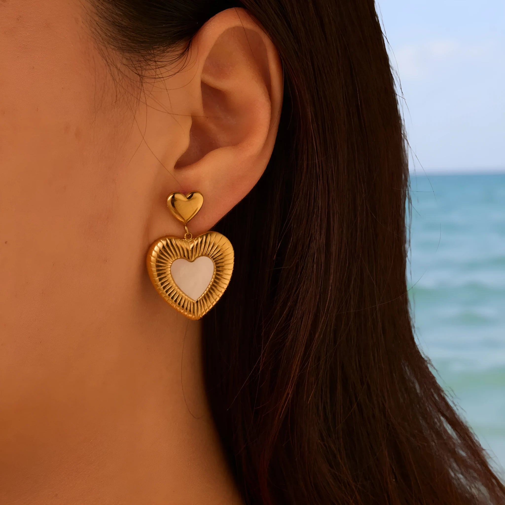 Gold heart-shaped fritillary earrings for women with stainless steel construction and 18K gold electroplating