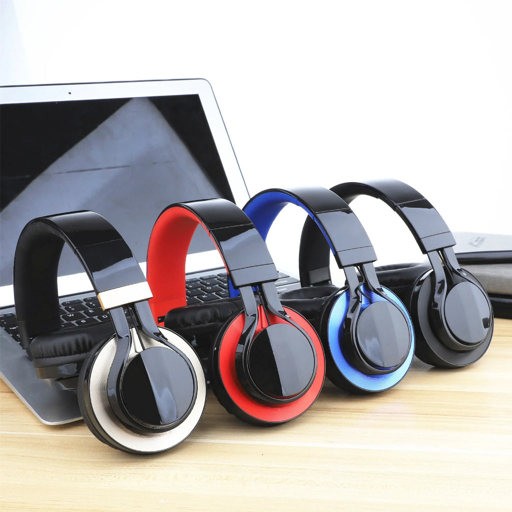 Black wired headphones with microphone, 40mm drivers, and 3.5mm plug for mobile phone karaoke