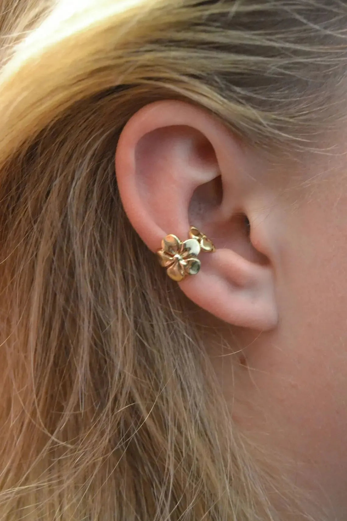 Gold alloy starfish and scallop shell earrings with conch nautical elements for women