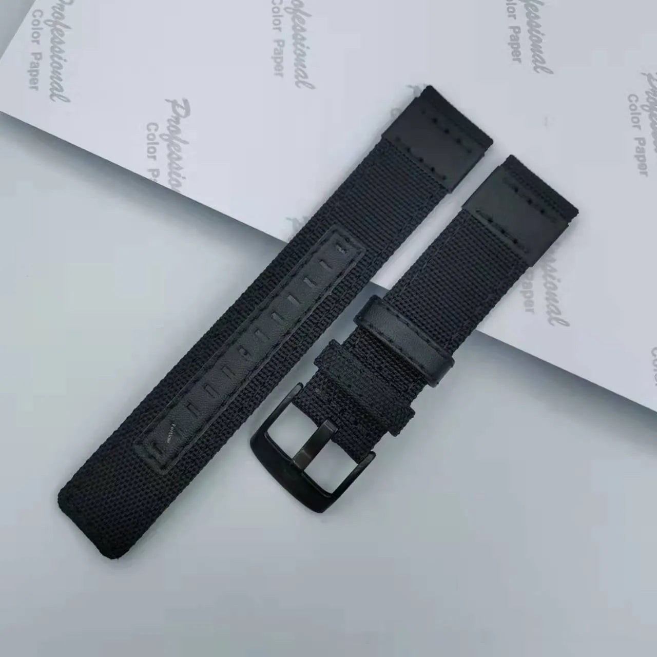 Oxford cloth watch strap shown in multiple colours including camouflage, army green, and black, with size options for 20mm, 22mm, and 24mm widths.