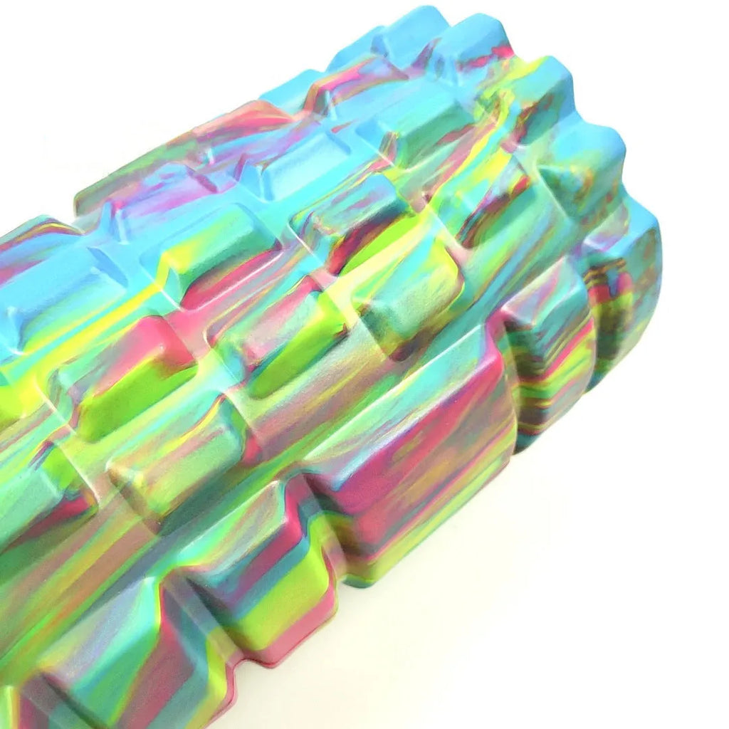 33 cm long camouflage-patterned EVA foam roller for fitness and massage.