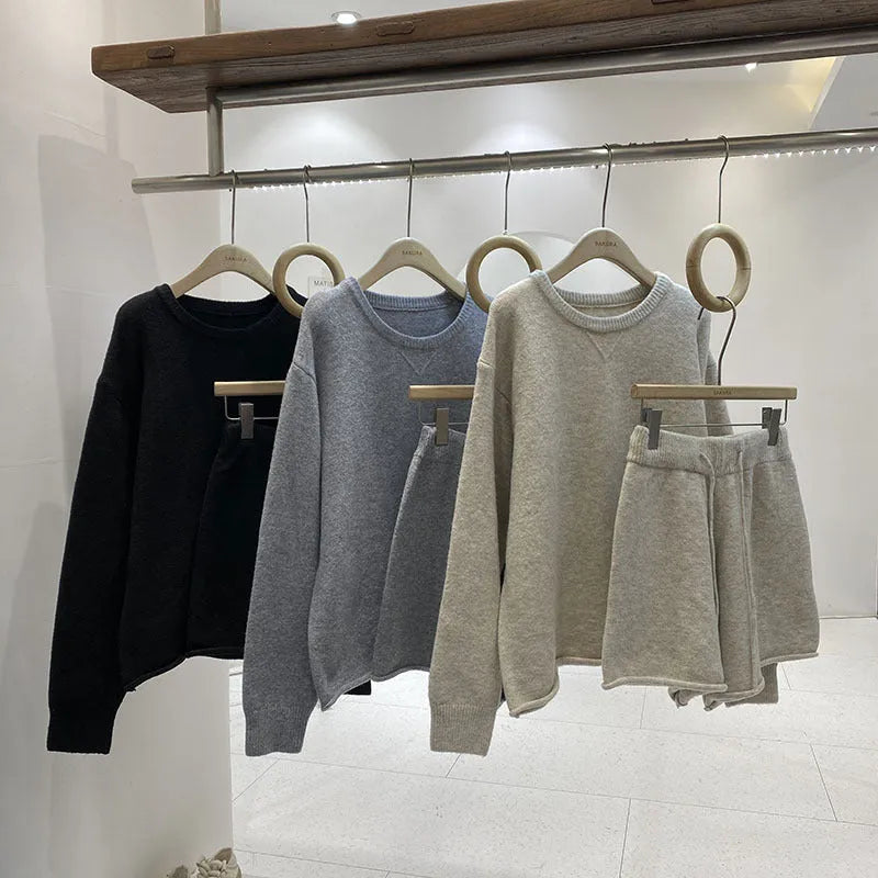 Women's loose-fitting long sleeve sweater with knitted wide-leg shorts two-piece set in polyester acrylic blend
