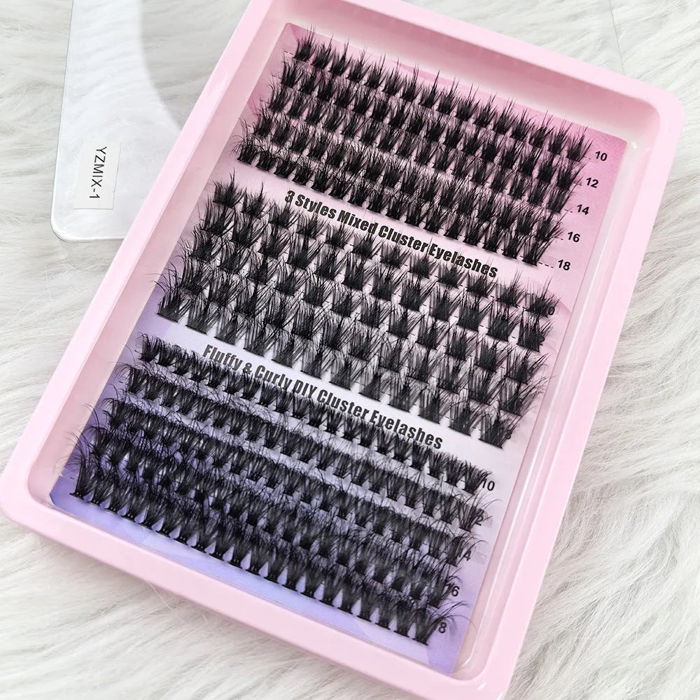 Mixed false eyelashes box with storage case measuring 13.7cm x 13.5cm containing five specifications
