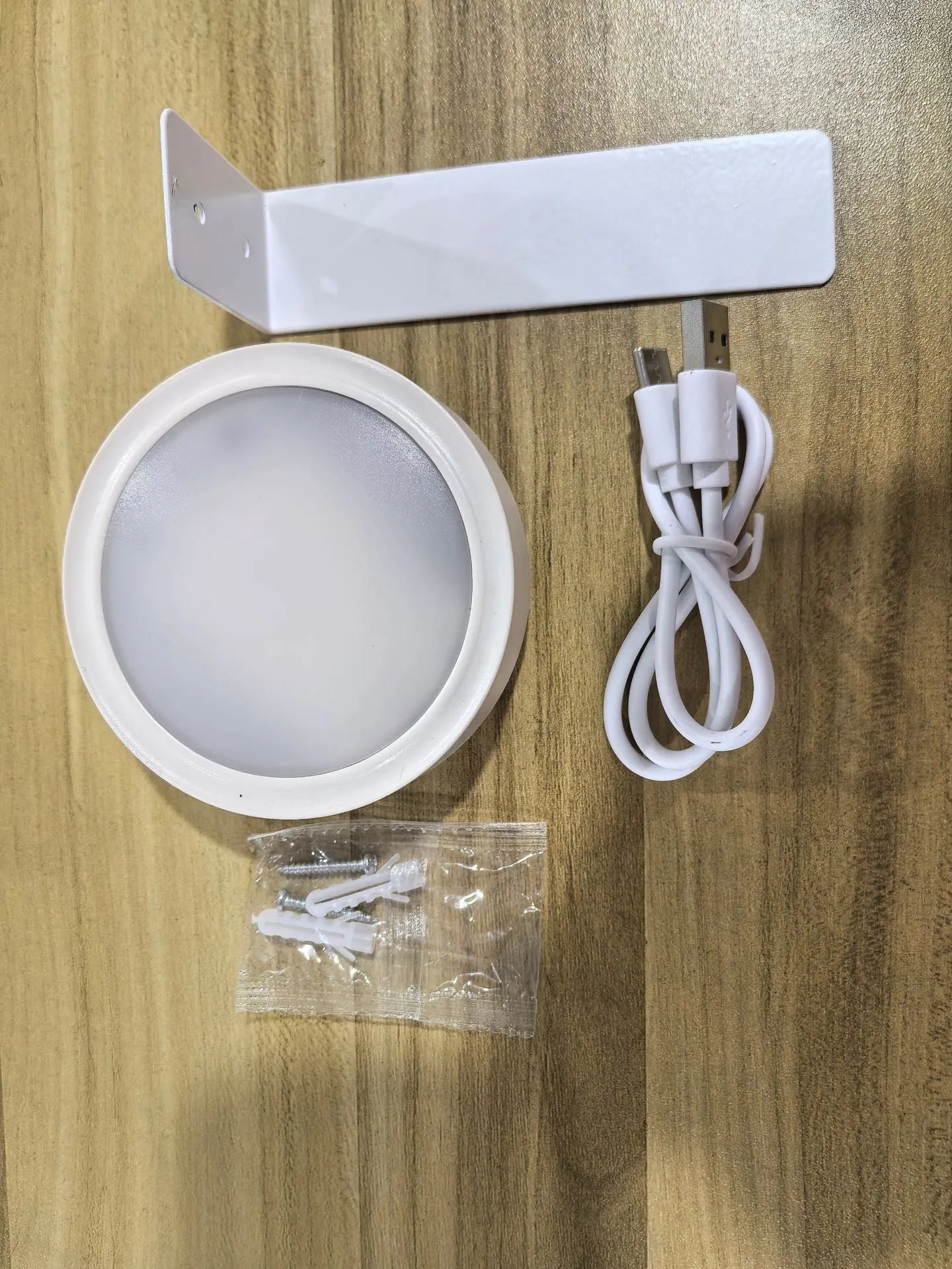 Wireless LED painting lamp with magnetic charging and remote control in black, white or gold finish