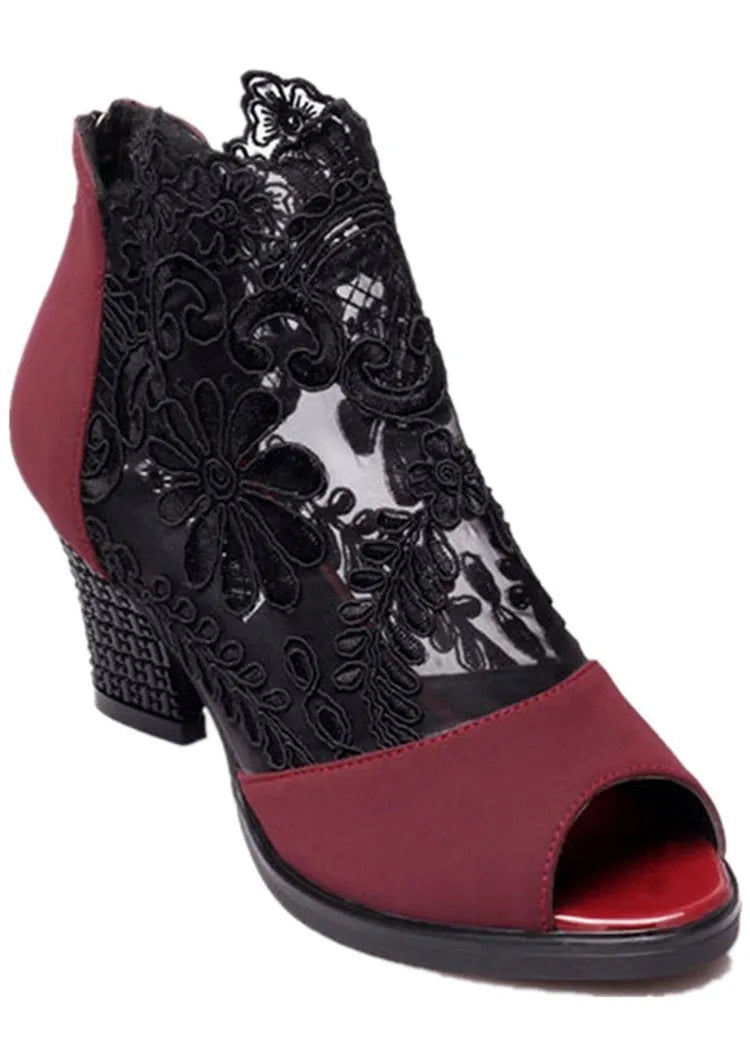 Lucyever women's black square heel gladiator sandals with floral lace and peep toe.