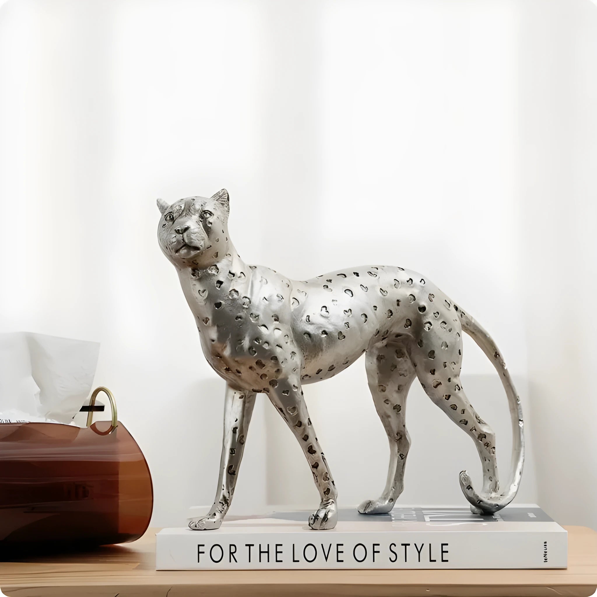 Leopard resin craft ornament in American Leopard colour for home decoration