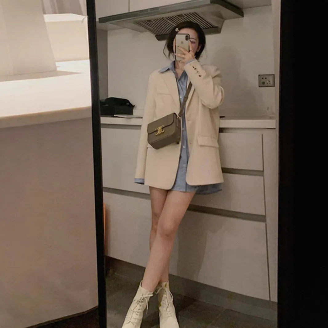 Korean-style slim-fit suit jacket in solid colour polyester with long sleeves and pockets