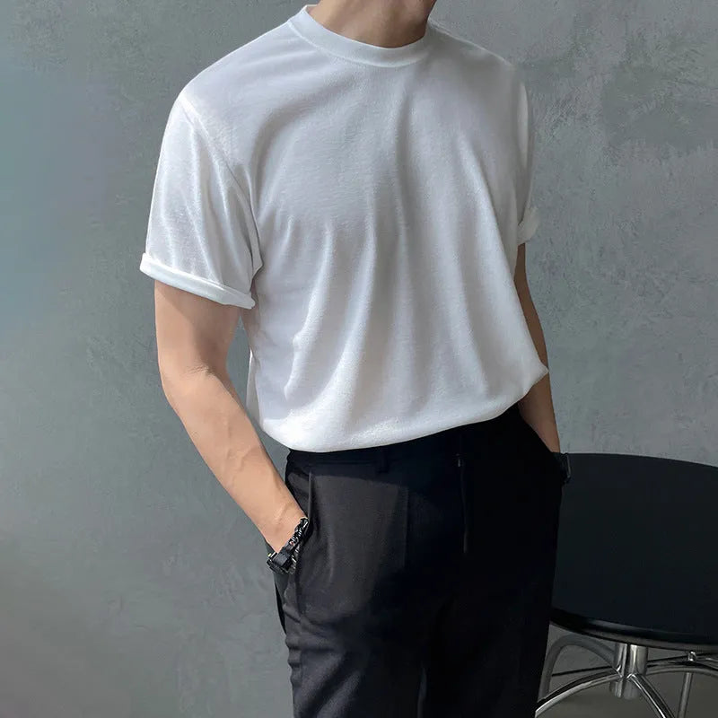 Men's slim fit cotton T-shirt in black or white with half-length sleeves