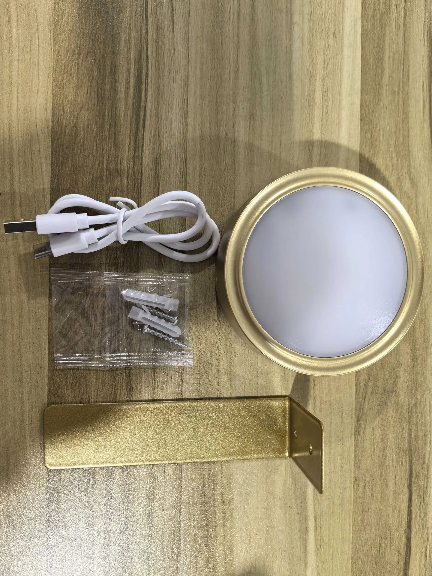 Wireless LED painting lamp with magnetic charging and remote control in black, white or gold finish