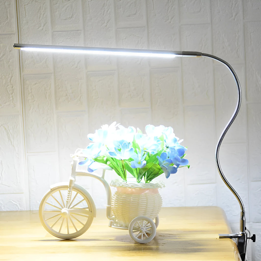 Silver aluminium alloy LED clip table lamp with long arm for nail lighting