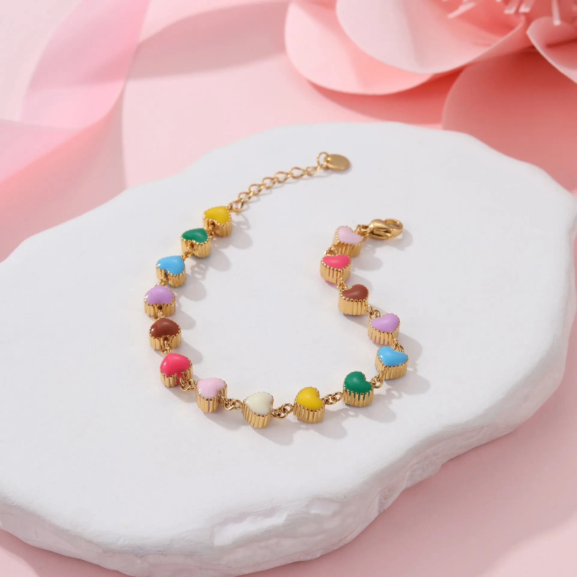Heart-shaped stainless steel bracelet with colourful oil pattern in gold or steel finish