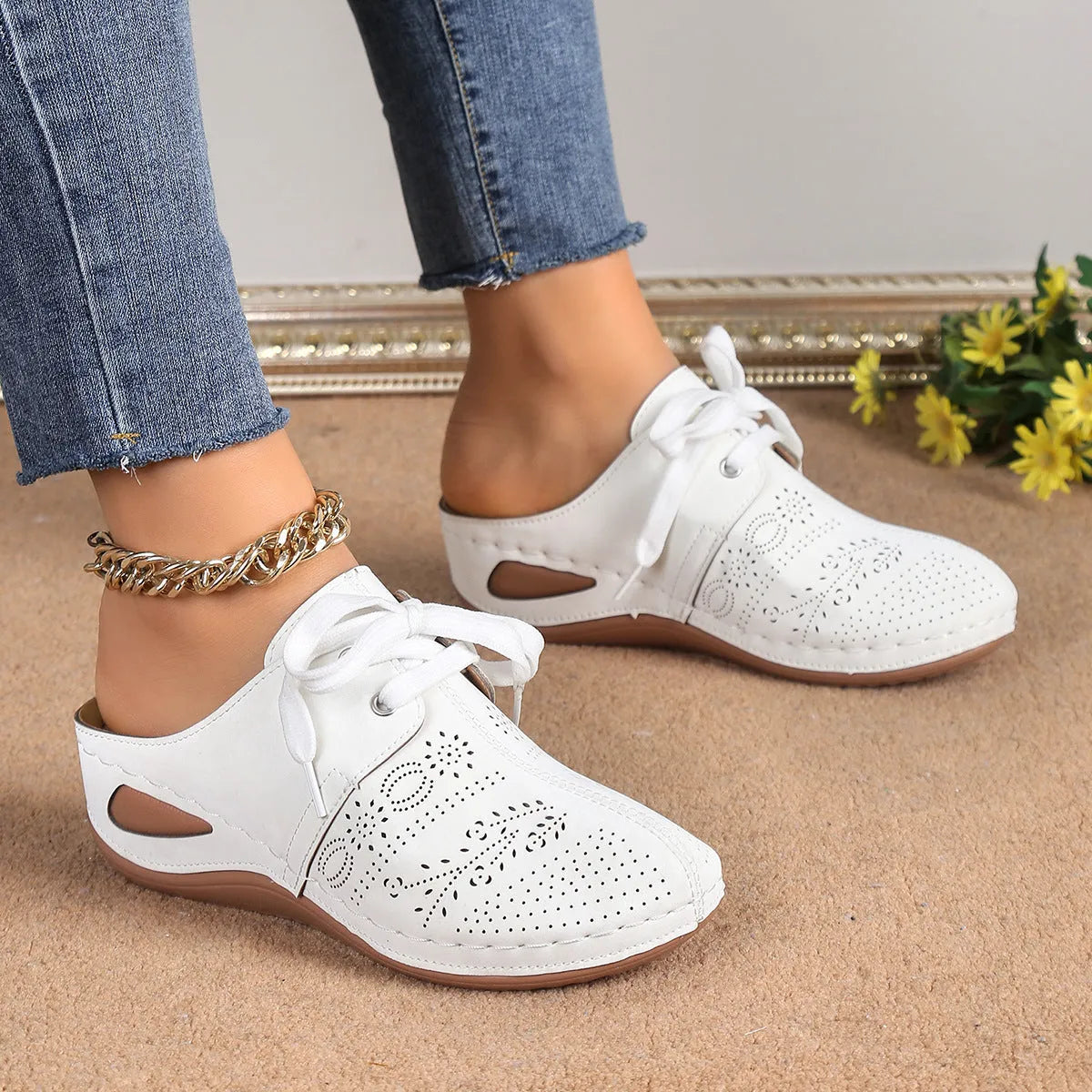 Women's summer lace-up slippers with wedge sole and hollow-out design in various colours
