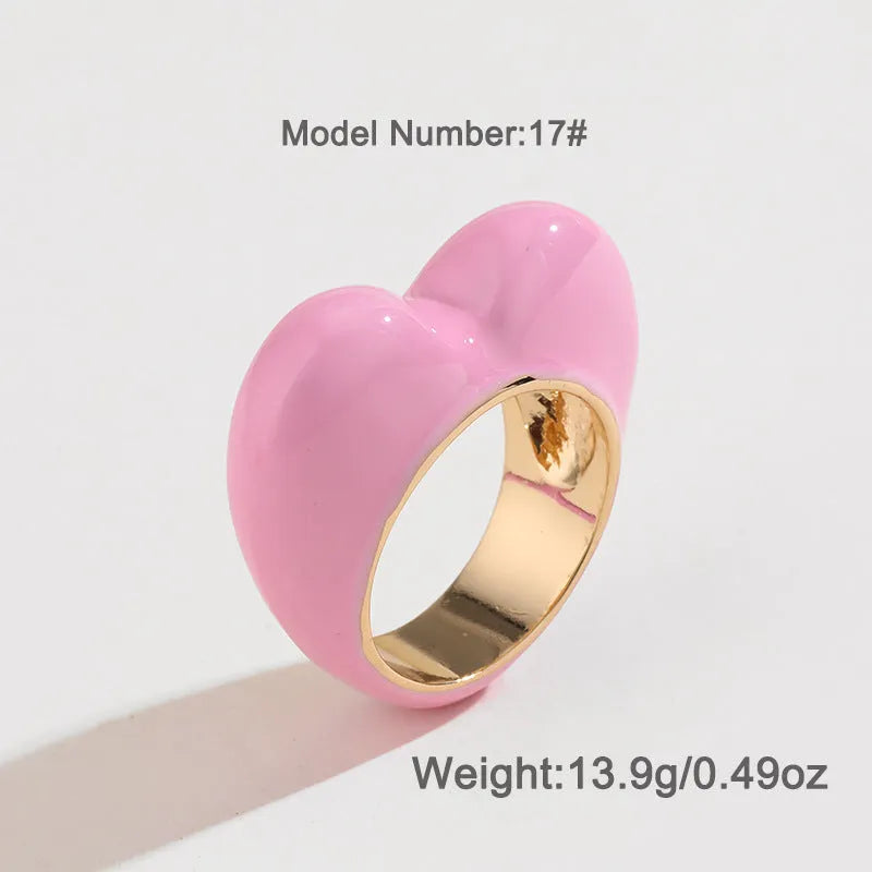 Heart-shaped zinc alloy ring with three-dimensional enamel decoration in colour options